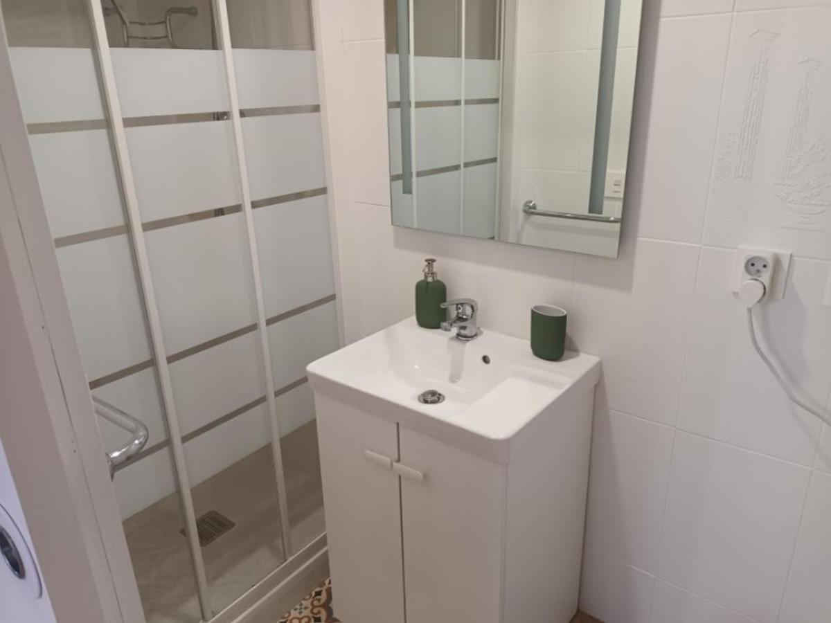 Appartement T2 Renove, Centre-Ville Hendaye, Proche Baie, Sans Ascenseur, Balcon, Calme, Wifi Non Inclus - Fr-1-239-850 Ngoại thất bức ảnh